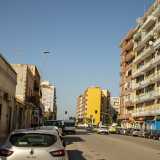 Le due strade sbucano entrambe su via Brigata Regina...